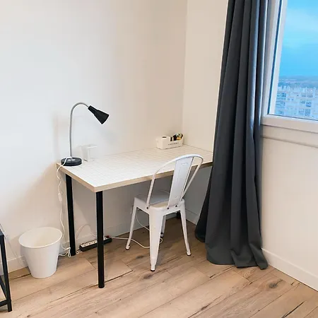Homestay Privee Dans Partage - Palmer - Balcon - Tram A - Ref P8 Cenon