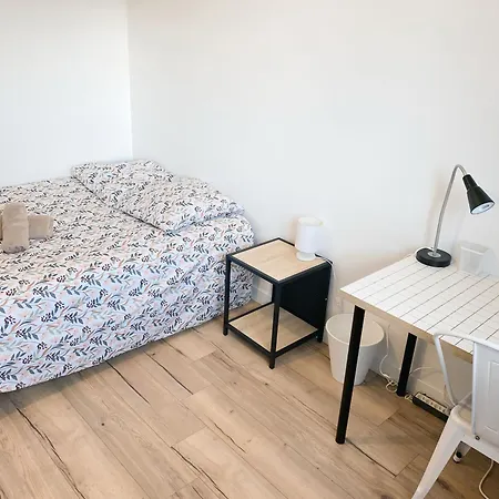 Privee Dans Partage - Palmer - Balcon - Tram A - Ref P8 Homestay *